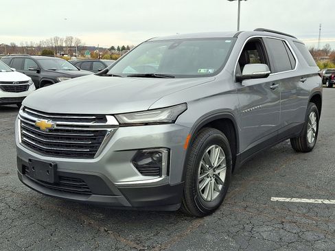 Certified 2023 Chevrolet Traverse LT image 3
