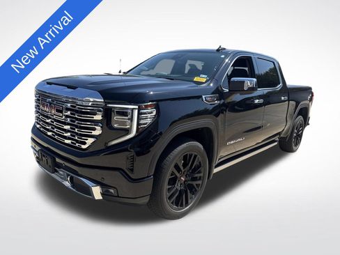 Used 2023 GMC Sierra 1500 Denali w/ Denali Reserve Package AWD/4WD image 1