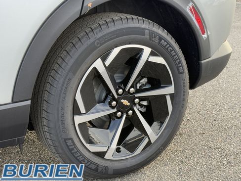 New 2026 Chevrolet Equinox EV LT image 37