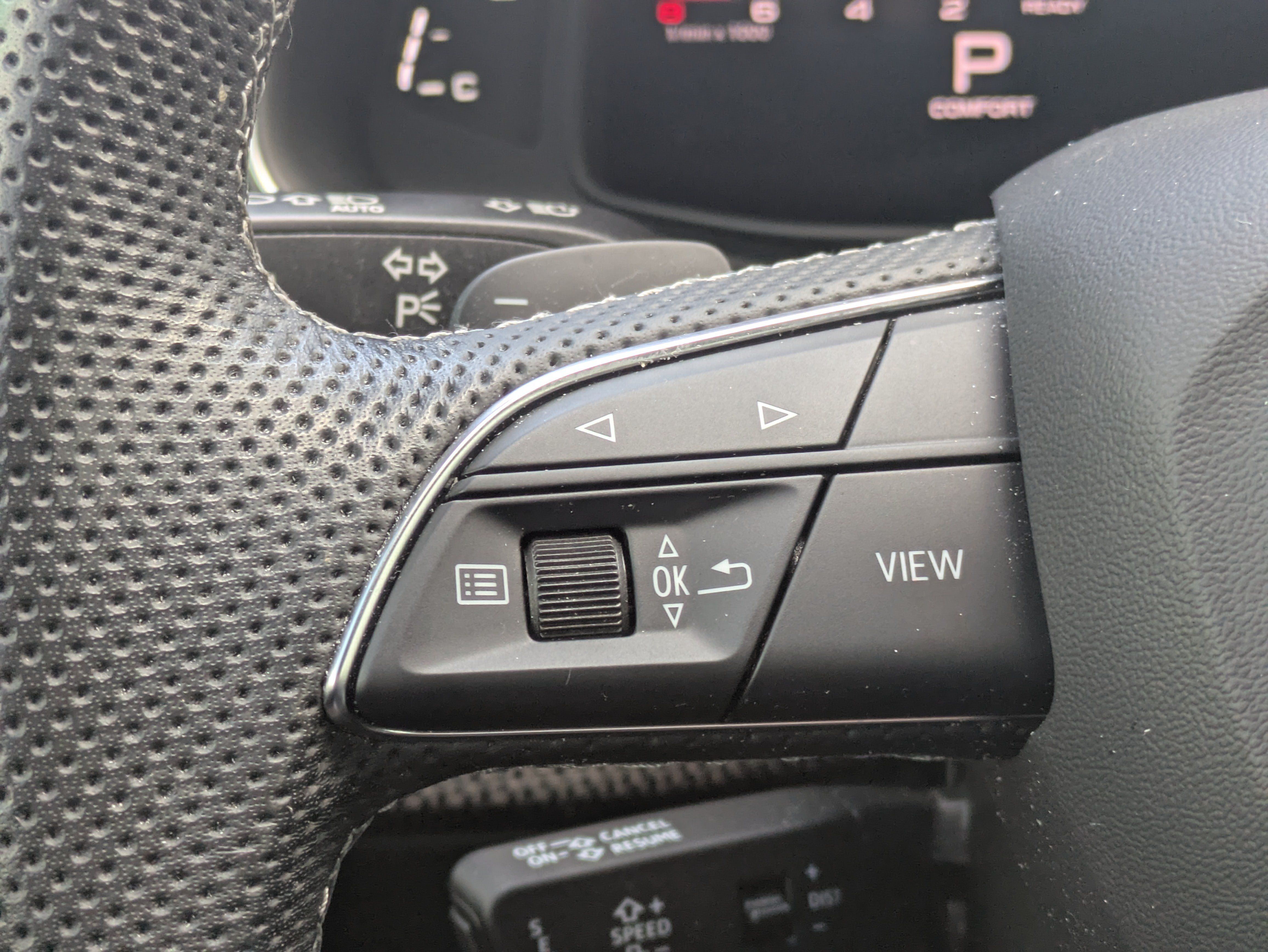 Used 2023 Audi SQ8 Prestige AWD/4WD image 25