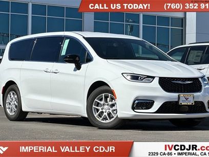 New 2026 Chrysler Pacifica Select