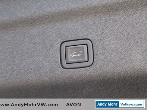 Used 2023 Chevrolet Tahoe Premier w/ Premium Package AWD/4WD image 13