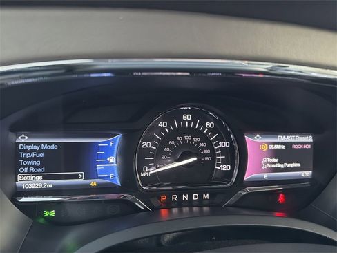 Used 2017 Lincoln Navigator L Reserve image 10