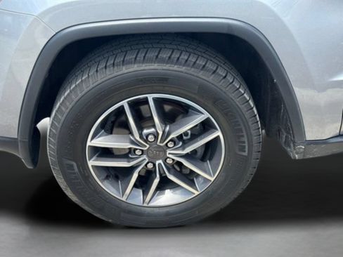 Used 2020 Jeep Grand Cherokee Limited AWD/4WD image 11