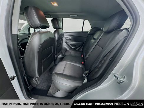Used 2022 Chevrolet Trax LT w/ Sport Edition AWD/4WD image 22