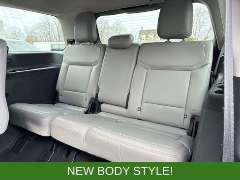 Used 2025 Ford Expedition Active image 18