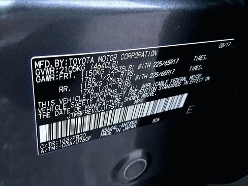 Used 2018 Toyota RAV4 LE image 32