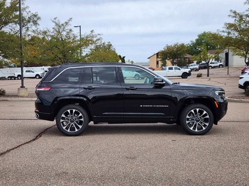 New 2025 Jeep Grand Cherokee Overland w/ Luxury Tech Group IV image 2