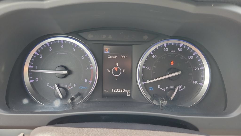 Used 2019 Toyota Highlander XLE AWD/4WD image 23