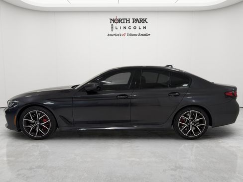 Used 2021 BMW 540i w/ M Sport Package RWD image 2
