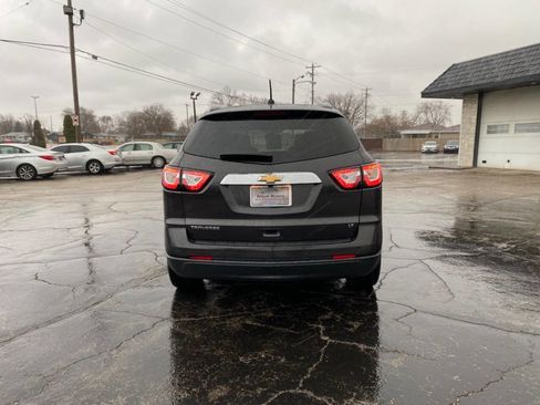 Used 2017 Chevrolet Traverse LT w/ Style and Technology Package image 5