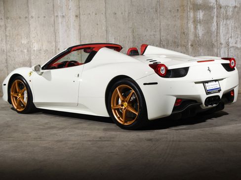 Used 2013 Ferrari 458 Spider image 3