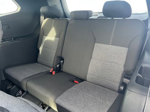 New 2026 GMC Acadia Elevation image 31