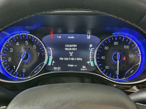 Used 2023 Chrysler Pacifica Limited FWD image 12