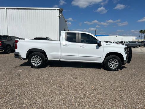 Used 2020 Chevrolet Silverado 1500 LT w/ Trailering Package image 3