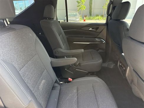 Used 2024 Chevrolet Traverse LT image 25