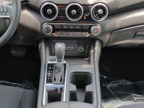 Used 2024 Nissan Sentra SV FWD image 17