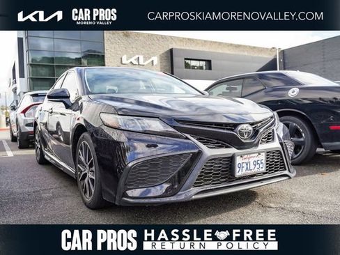 Used 2023 Toyota Camry SE image 1