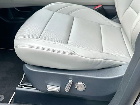 New 2026 Lincoln Nautilus Premier w/ Equipment Group 102A image 9