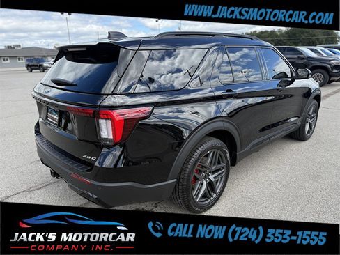 Used 2025 Ford Explorer ST-Line w/ Premium Package image 16