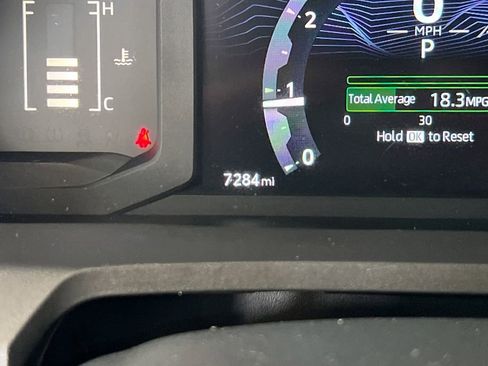 Certified 2025 Toyota Tacoma SR5 AWD/4WD image 30
