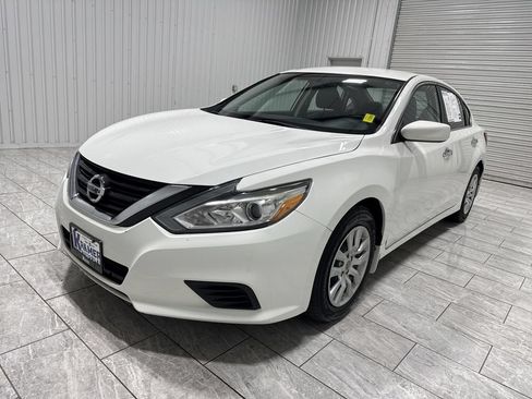 Used 2018 Nissan Altima 2.5 S w/ S Convenience Package FWD image 1