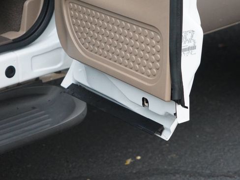 Used 1999 Ford F250 Lariat image 90