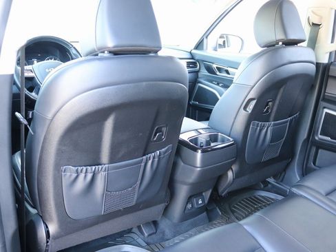 Used 2022 Kia Telluride EX image 17