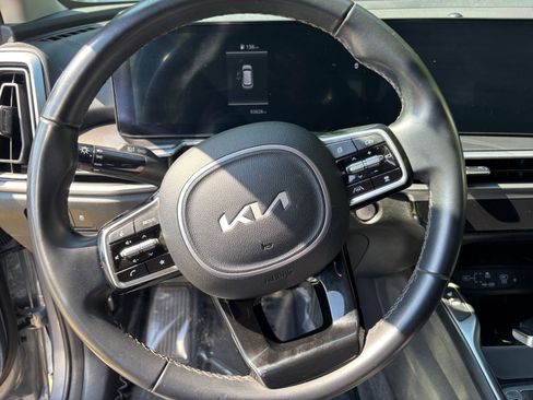 Used 2024 Kia Sorento S FWD image 31