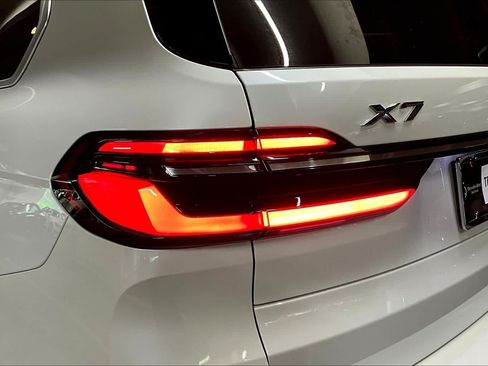 Used 2024 BMW X7 xDrive40i AWD/4WD image 27