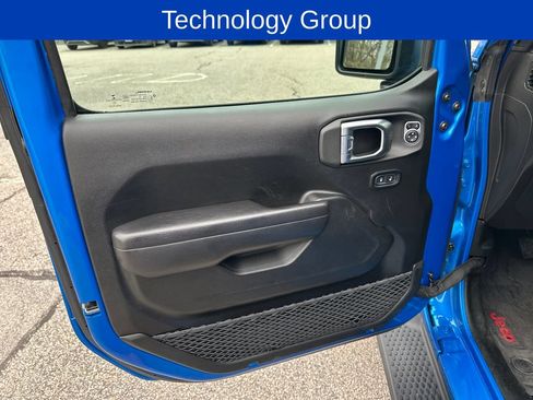 Used 2022 Jeep Wrangler Unlimited Sport AWD/4WD image 9