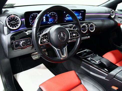 Used 2023 Mercedes-Benz CLA 250 4MATIC image 5