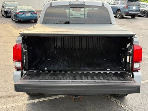 Certified 2019 Toyota Tacoma TRD Sport AWD/4WD image 16