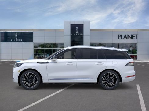 New 2026 Lincoln Aviator Black Label w/ Dynamic Handling Package AWD/4WD image 3