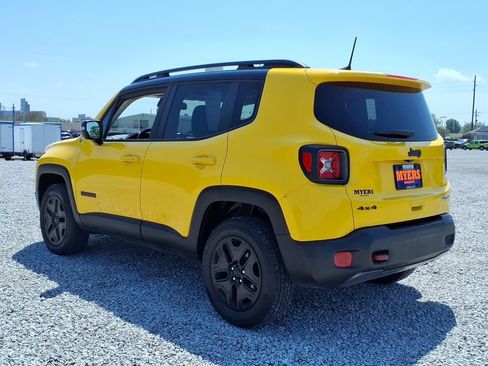 Used 2018 Jeep Renegade Trailhawk w/ Cold Weather Group II AWD/4WD image 11