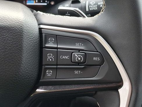Used 2023 Jeep Grand Cherokee L Laredo AWD/4WD image 20