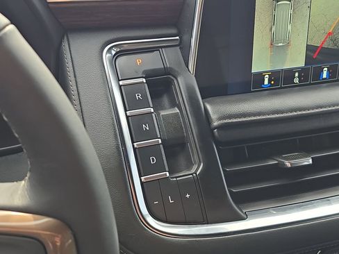 Used 2022 Chevrolet Tahoe High Country image 28