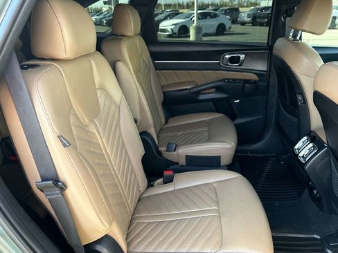 Used 2024 Kia Sorento SX Prestige w/ Olive Brown Leather Package image 17