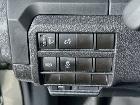 Certified 2024 Toyota Tacoma SR AWD/4WD image 10