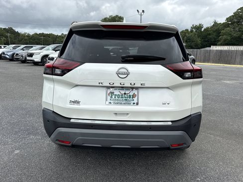 Used 2023 Nissan Rogue SV w/ SV Premium B Package FWD image 4