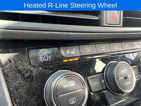 Used 2019 Volkswagen Jetta R-Line w/ R-Line Cold Weather Package FWD image 8