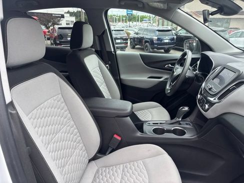 Used 2020 Chevrolet Equinox LS w/ LPO, Cargo Package AWD/4WD image 10