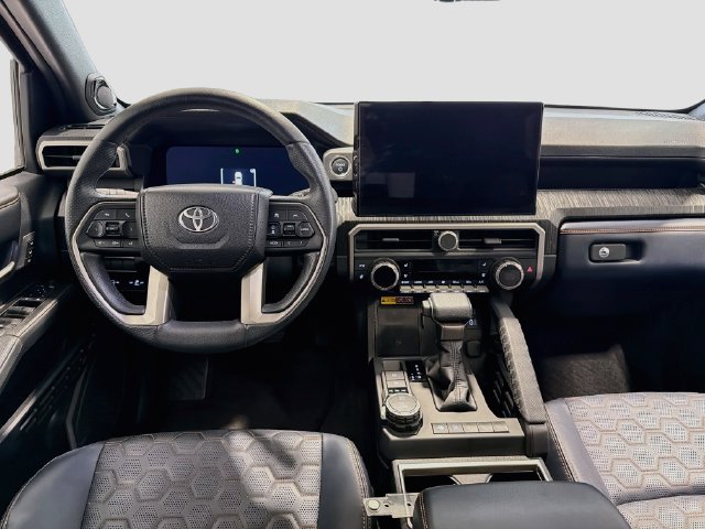 Used 2025 Toyota 4Runner Platinum AWD/4WD image 20