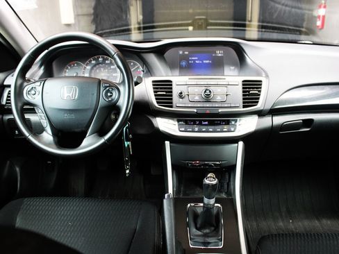 Used 2015 Honda Accord Sport image 13