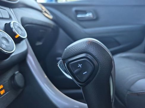 Used 2020 Chevrolet Trax LT w/ Sun & Sound Package AWD/4WD image 27