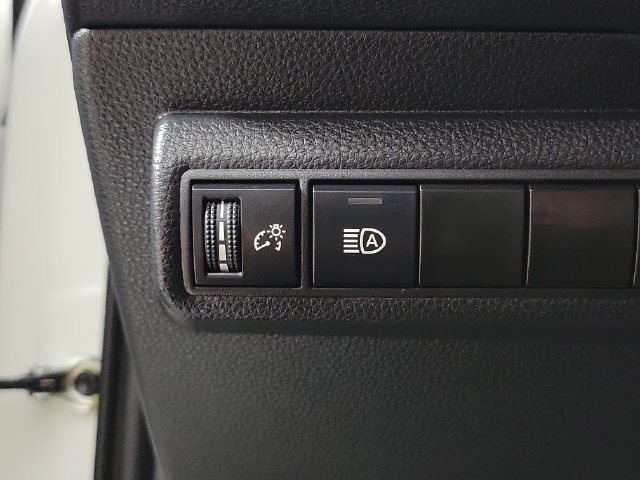 Used 2023 Toyota Corolla SE FWD image 23