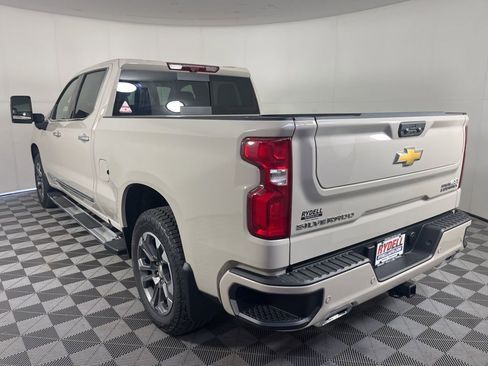 New 2026 Chevrolet Silverado 1500 High Country w/ Technology Package AWD/4WD image 9