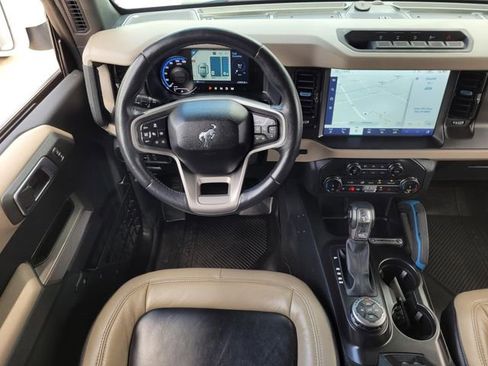 Used 2022 Ford Bronco Wildtrak image 18