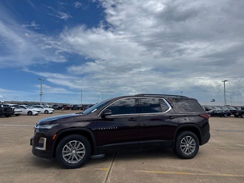 Used 2023 Chevrolet Traverse LT FWD image 11