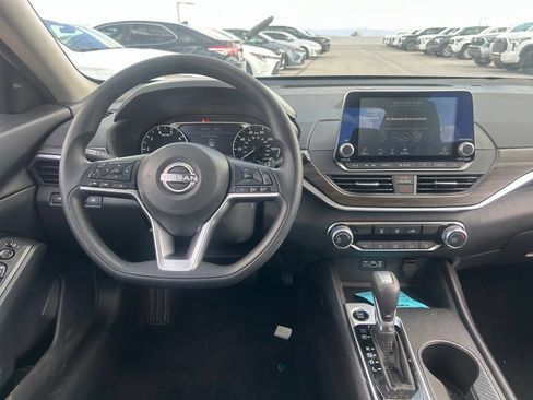 Used 2026 Nissan Altima 2.5 SV FWD image 8